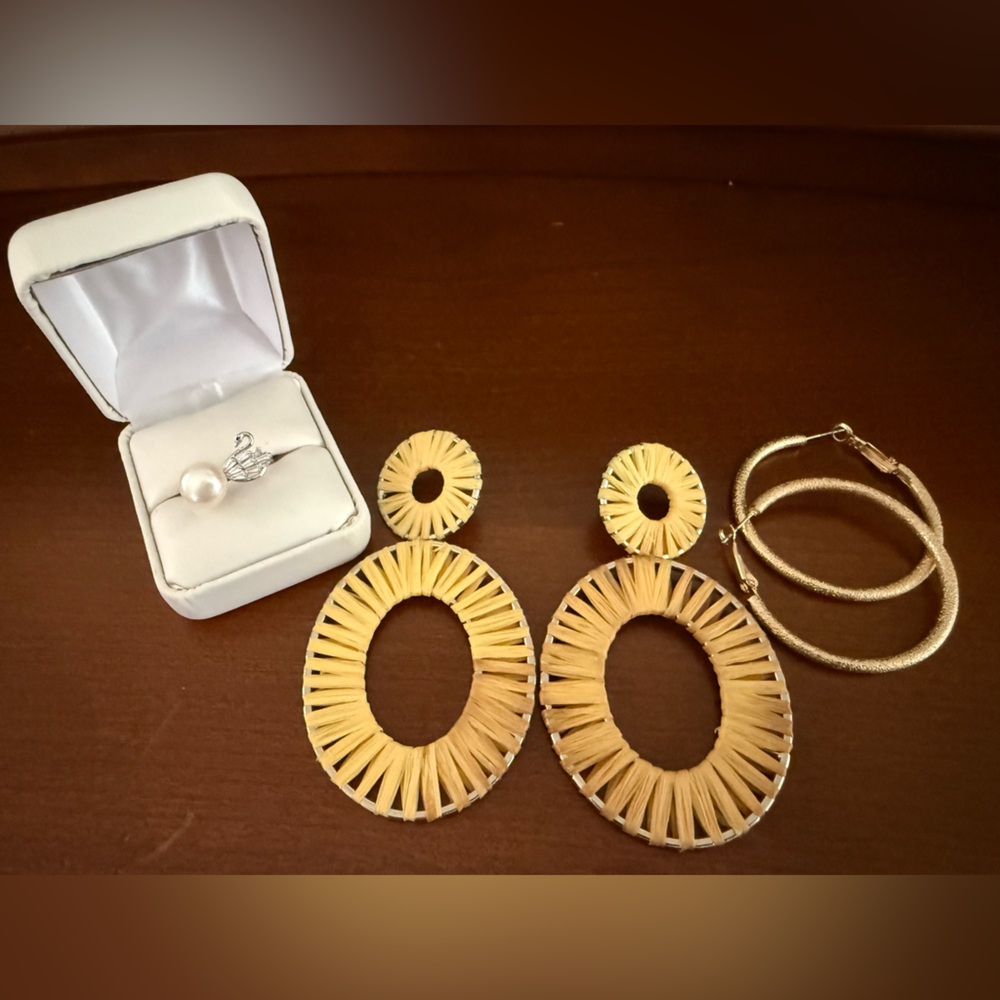 Elegant Gold Hoop Earrings Set